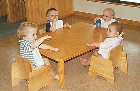 infant chair and table